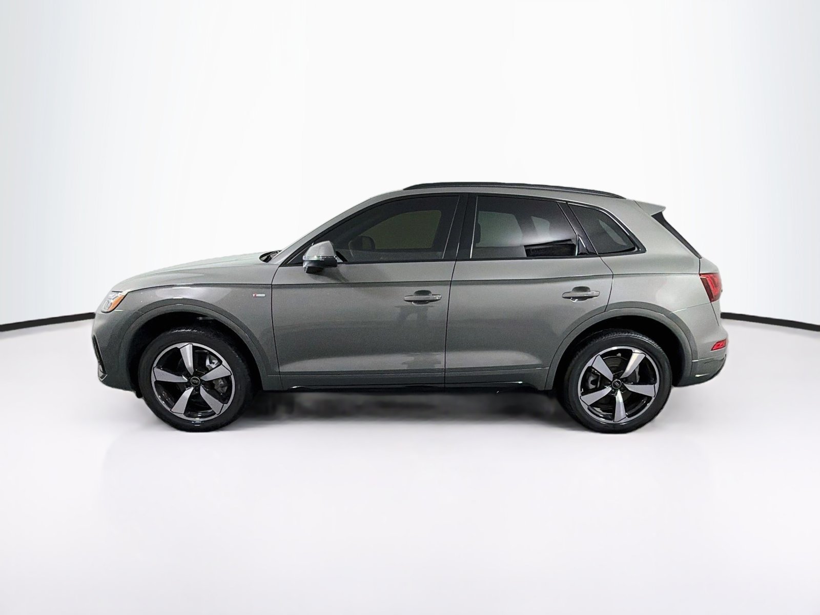 Used 2023 Audi Q5 2.0T Premium Plus w/ Premium Plus Package AWD/4WD image 4