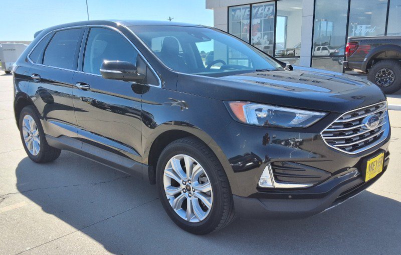 Used 2023 Ford Edge Titanium AWD/4WD image 2