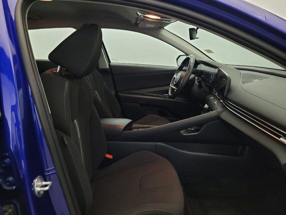 Used 2023 Hyundai Elantra SEL w/ Convenience Package FWD image 21