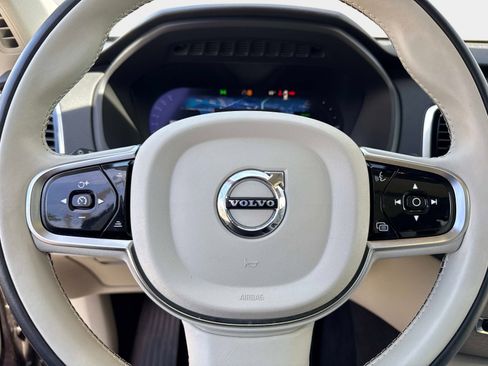 Certified 2025 Volvo XC90 T8 Plus w/ Protection Package Premier image 32
