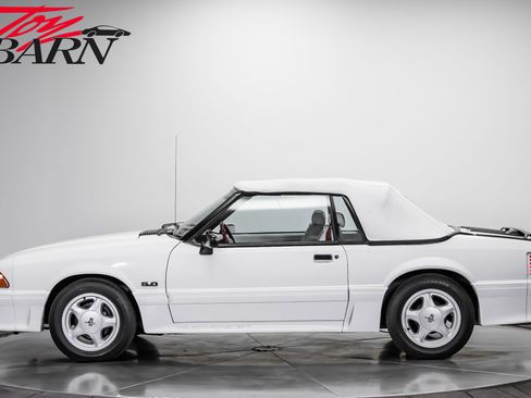 Used 1992 Ford Mustang GT RWD image 10