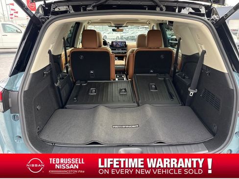 New 2026 Nissan Pathfinder Platinum image 23