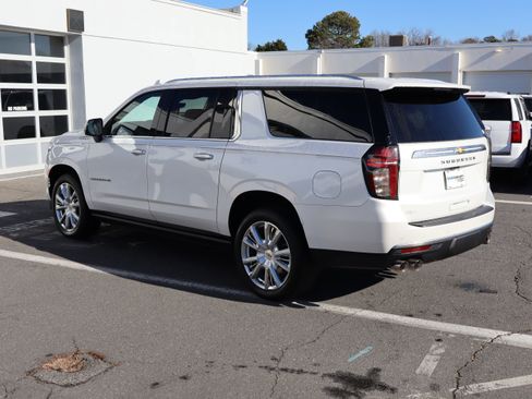 Certified 2024 Chevrolet Suburban High Country w/ Premium Package image 8