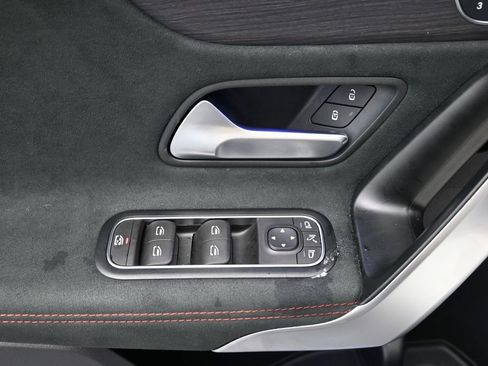 Used 2023 Mercedes-Benz CLA 250 4MATIC image 18