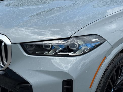 New 2026 BMW X5 xDrive40i w/ M Sport Package AWD/4WD image 9