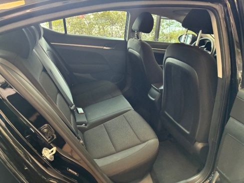 Used 2019 Hyundai Elantra SE w/ Cargo Package FWD image 32