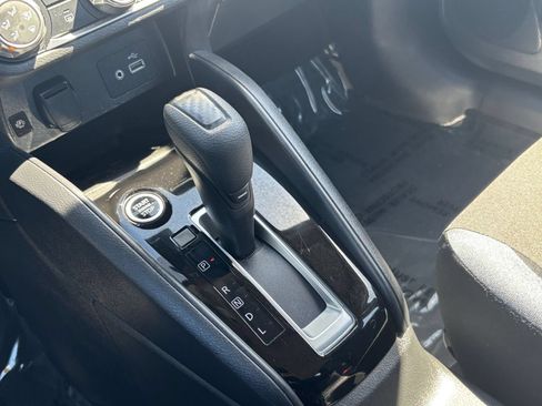 Used 2025 Nissan Versa SV FWD image 41