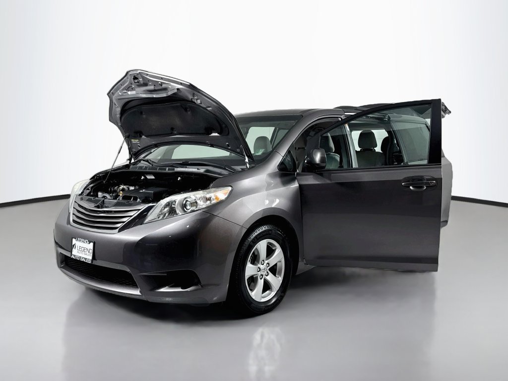 Used 2017 Toyota Sienna LE FWD image 18
