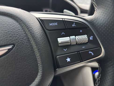 Used 2024 Genesis G70 2.5T image 19