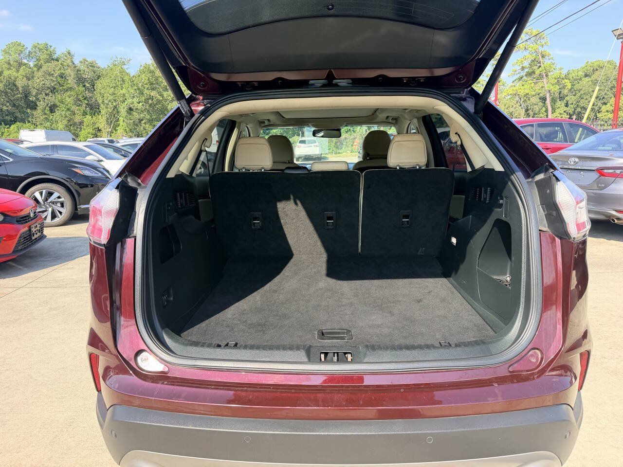 Used 2019 Ford Edge SEL w/ Equipment Group 201A AWD/4WD image 9