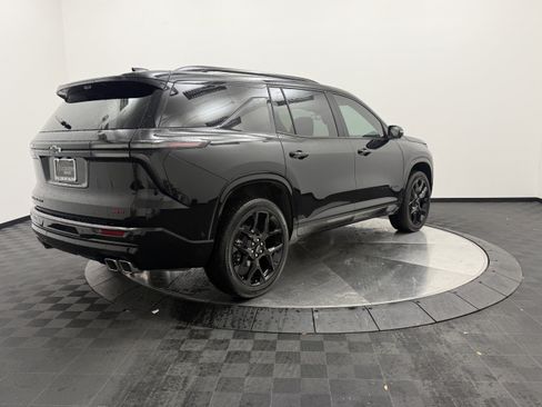 Used 2025 Chevrolet Traverse RS w/ LPO, Floor Liner Package image 7