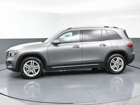 Used 2022 Mercedes-Benz GLB 250 w/ Premium Package Lite image 9