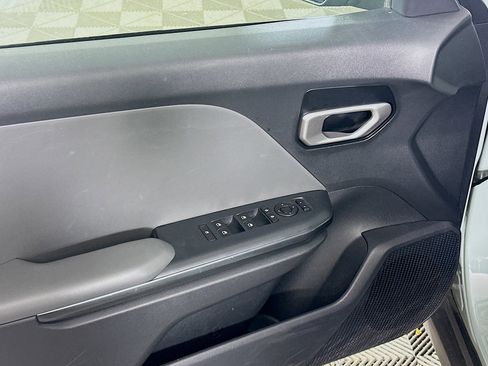 Used 2025 Kia K4 LXS image 15