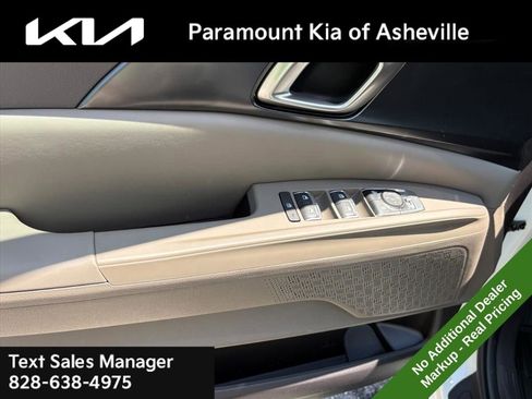 New 2026 Kia Carnival FWD image 24