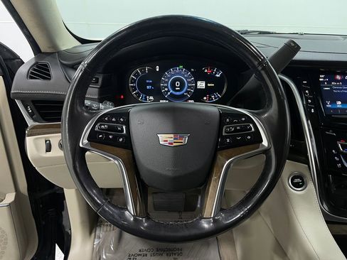 Used 2019 Cadillac Escalade Luxury image 25