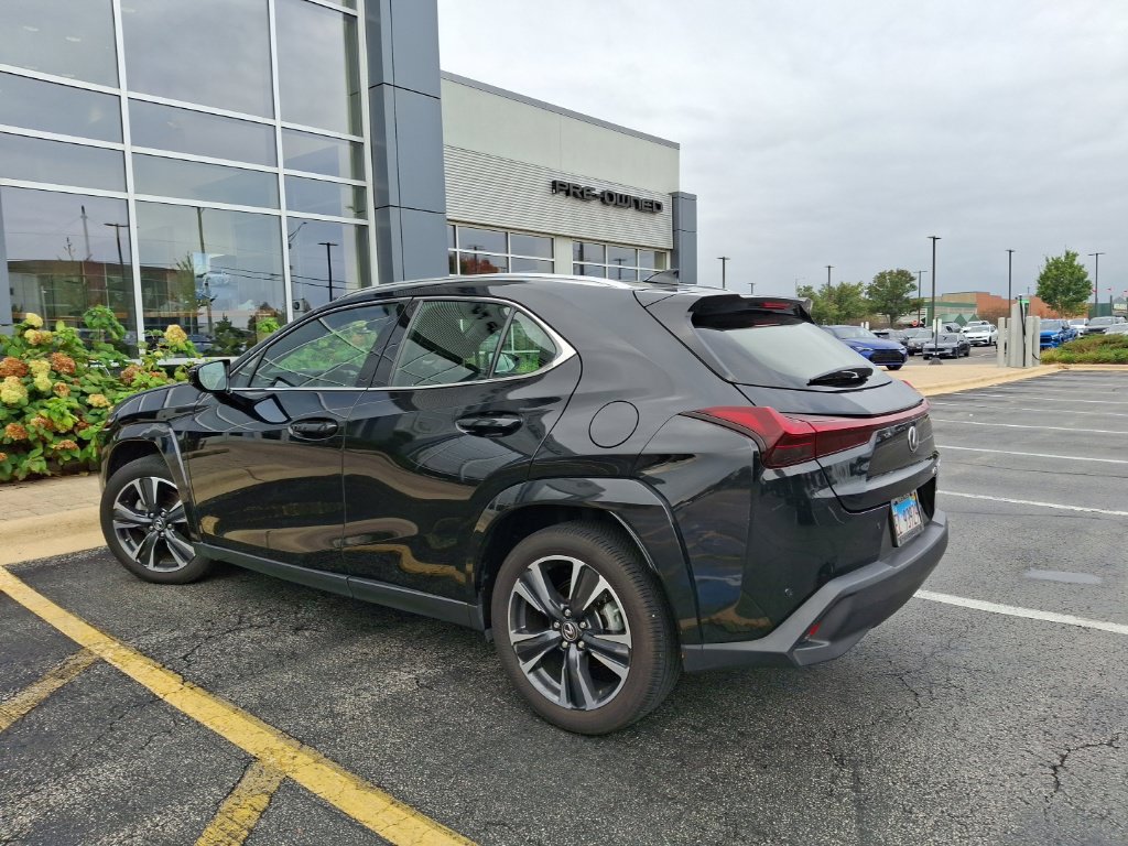 Used 2024 Lexus UX 250h AWD w/ Premium Package image 3