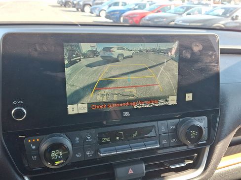 Used 2024 Toyota Grand Highlander Limited image 17