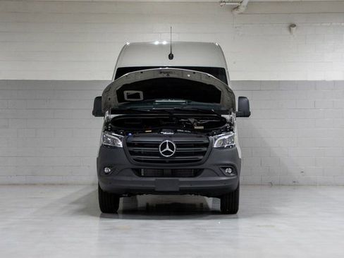 Used 2024 Mercedes-Benz Sprinter 144 Cargo image 4