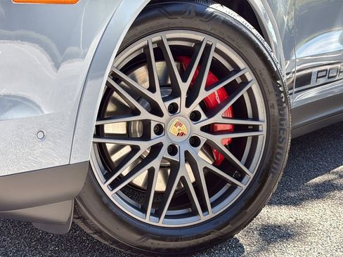 New 2026 Porsche Cayenne S AWD/4WD image 6