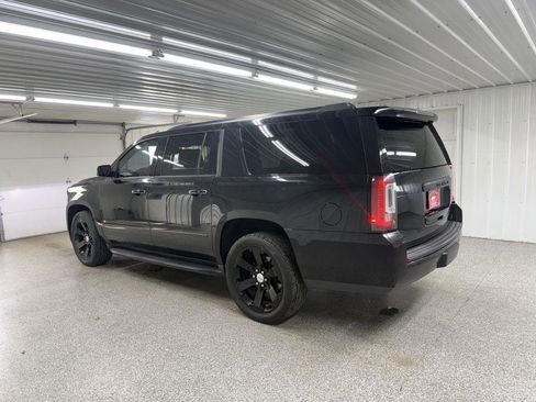 Used 2016 GMC Yukon XL Denali image 4
