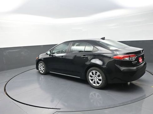 Used 2024 Toyota Corolla LE image 62