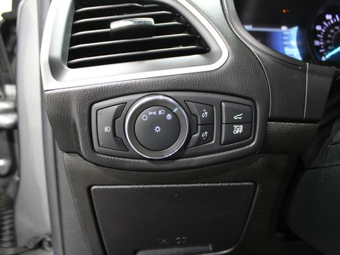 Used 2022 Ford Edge ST-Line image 8