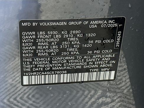 Used 2025 Volkswagen Atlas SE AWD/4WD image 12