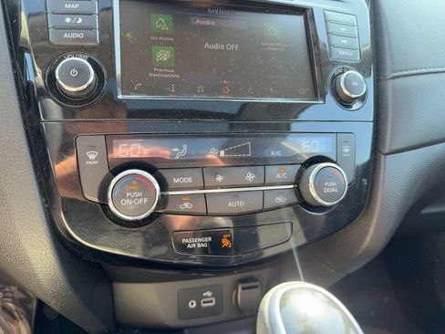 Used 2019 Nissan Rogue SV w/ Sun & Sound Touring Package AWD/4WD image 21