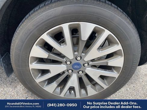 Used 2020 Ford Escape Titanium w/ Titanium Premium Package 2.0 AWD/4WD image 22