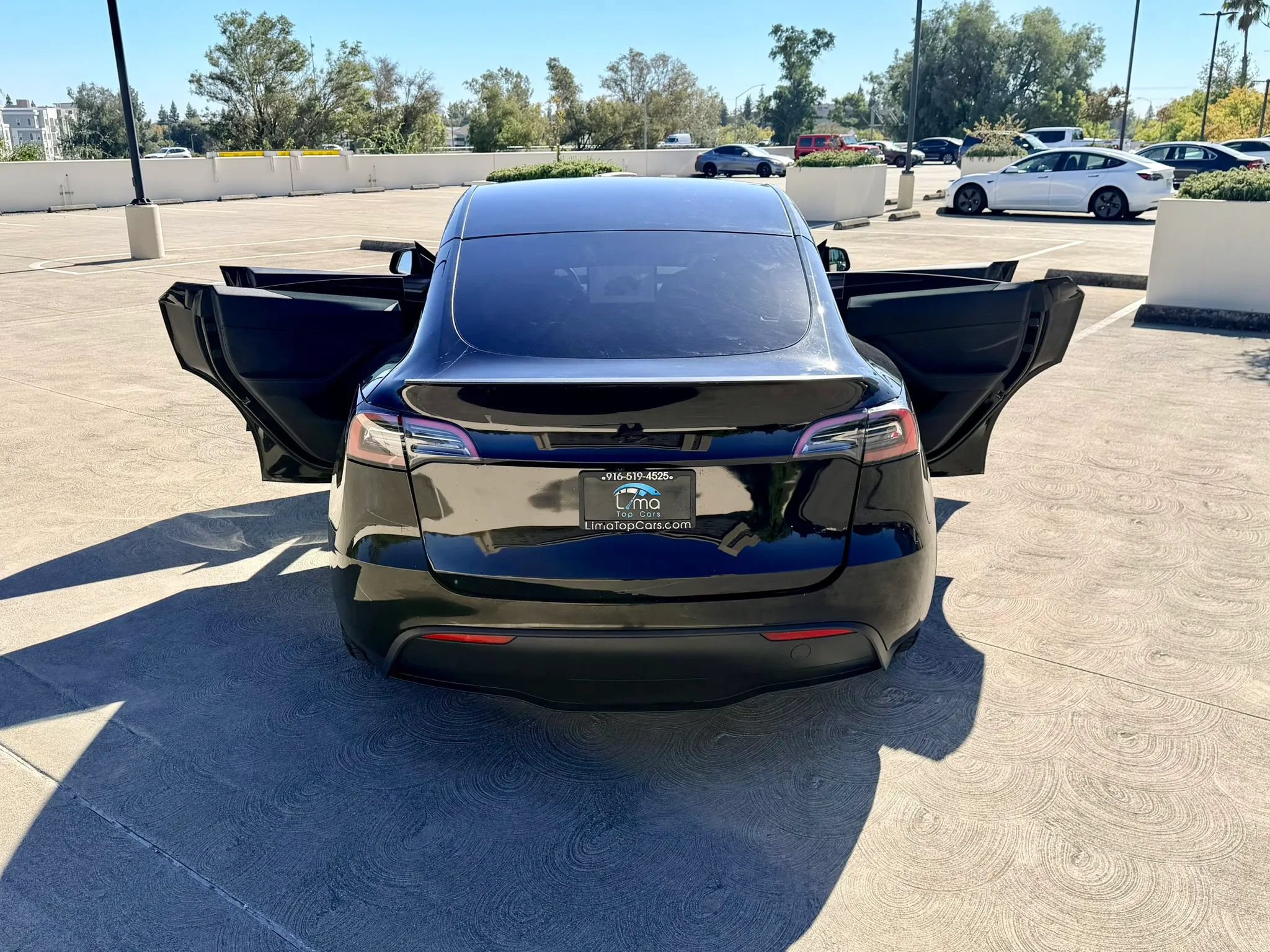 Used 2023 Tesla Model Y Long Range AWD/4WD image 45
