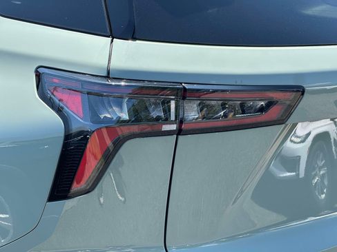 Certified 2025 Chevrolet Equinox LT w/ Safety and Technology Package AWD/4WD image 9