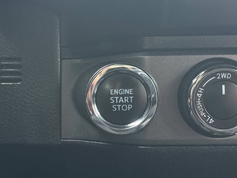 Used 2022 Toyota Tacoma TRD Off-Road image 21