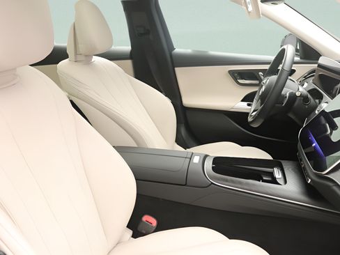 Certified 2024 Mercedes-Benz E 350 4MATIC Sedan image 27