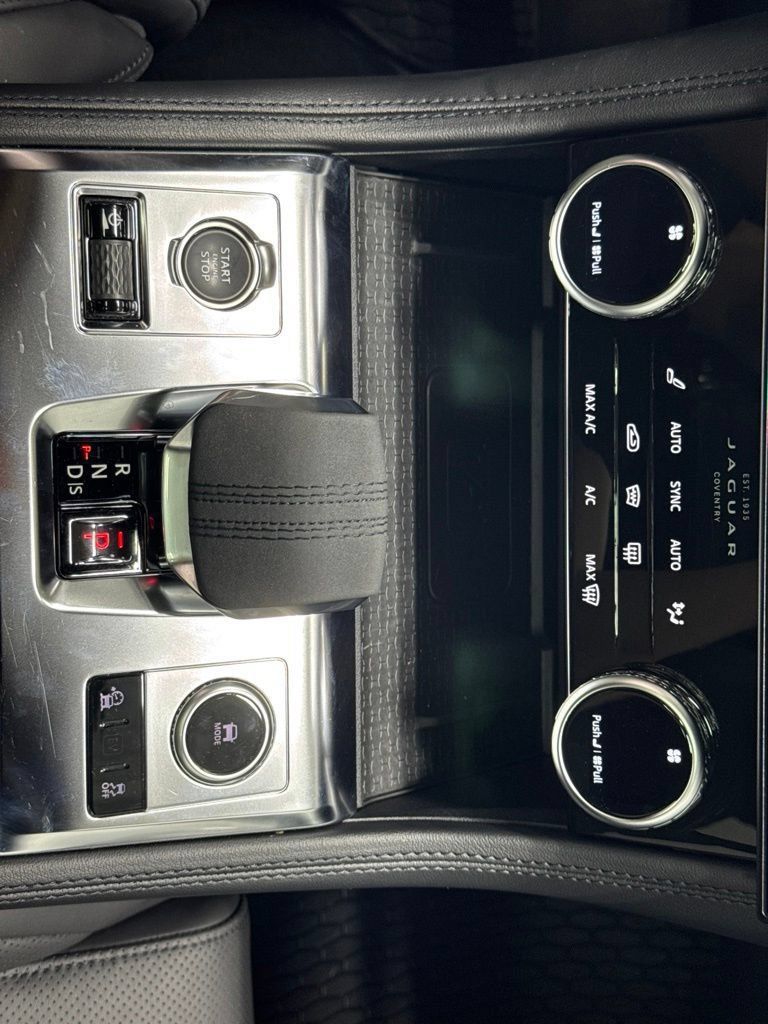 Used 2023 Jaguar F-PACE S AWD/4WD image 17