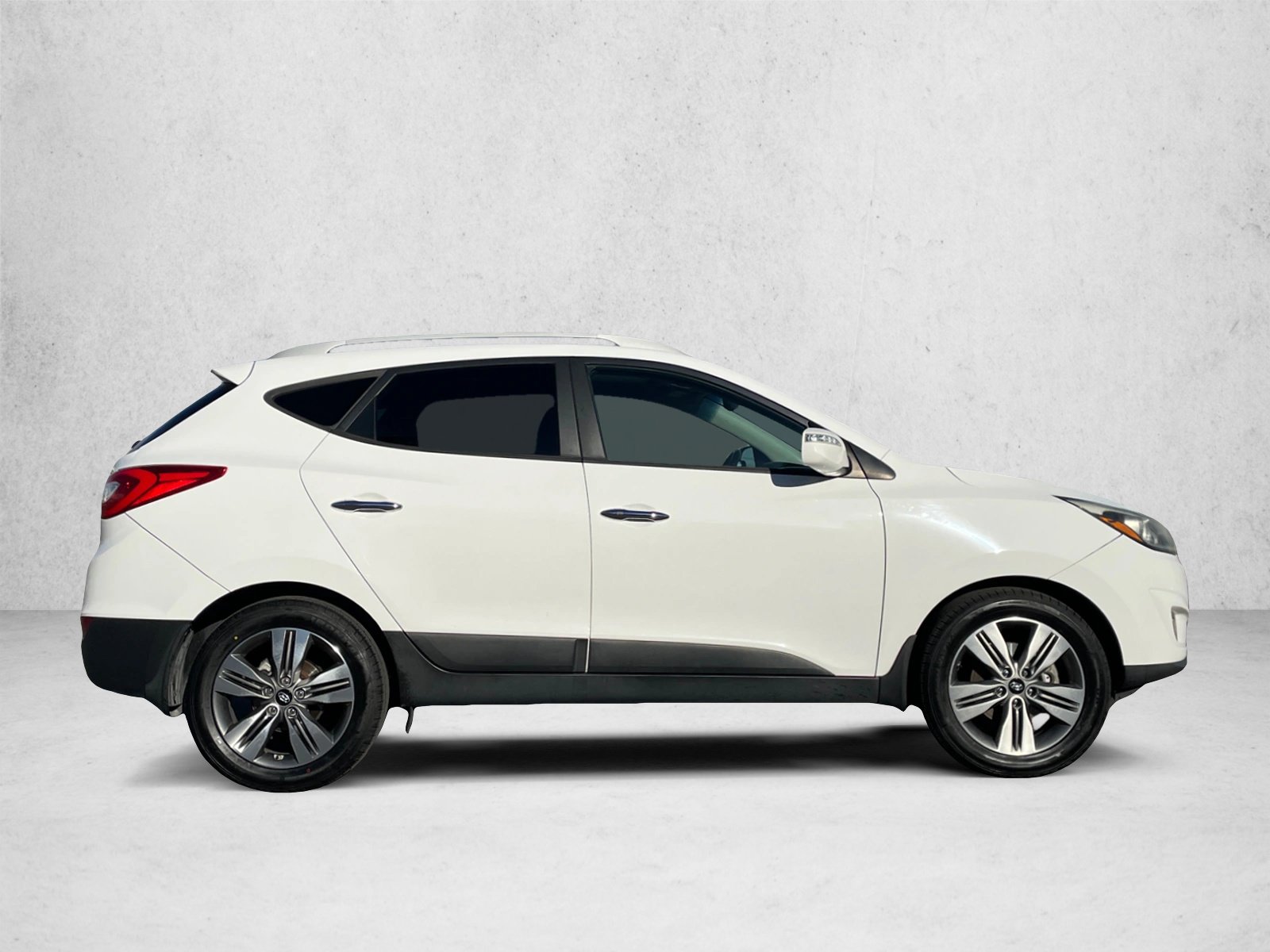 Used 2015 Hyundai Tucson Limited w/ Option Group 03 FWD image 4