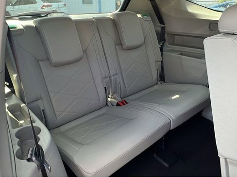 New 2026 Volkswagen Atlas SE image 12