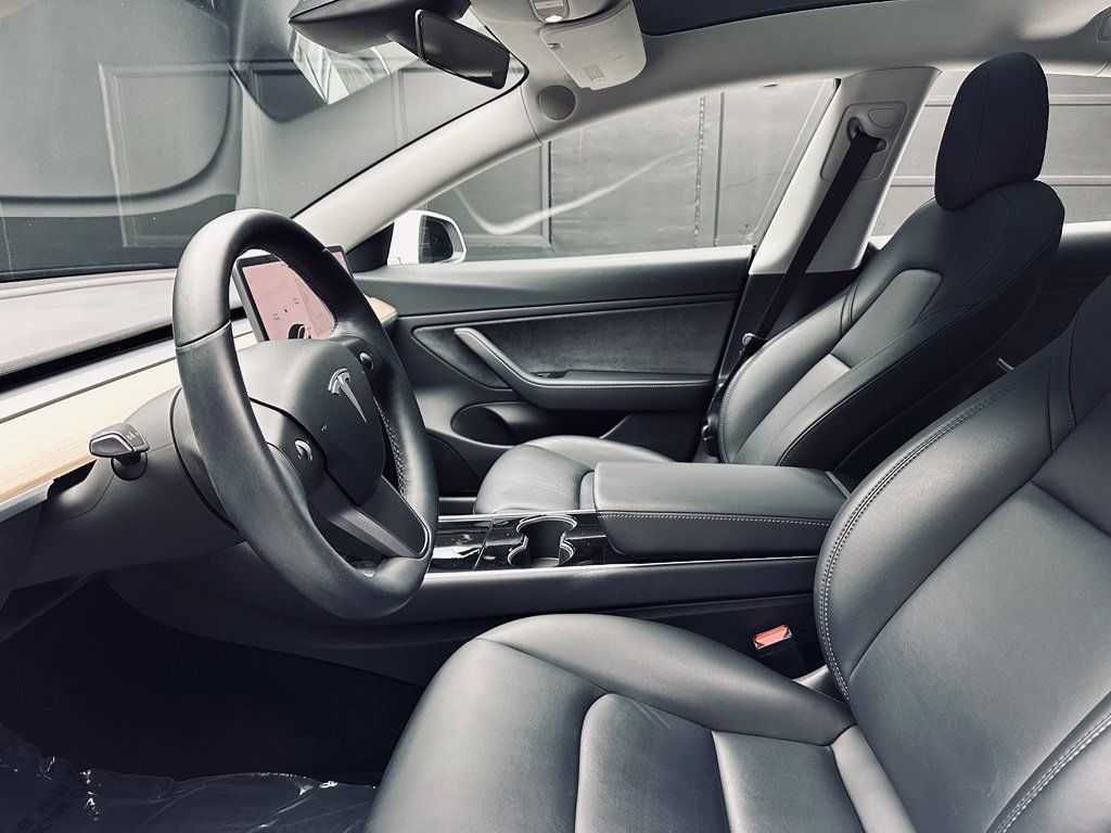 Used 2018 Tesla Model 3 Long Range RWD image 17