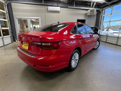 Used 2019 Volkswagen Jetta SE FWD image 5