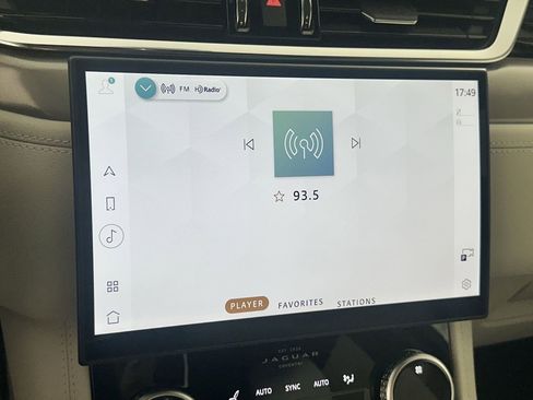 Used 2026 Jaguar F-PACE R-Dynamic S image 23