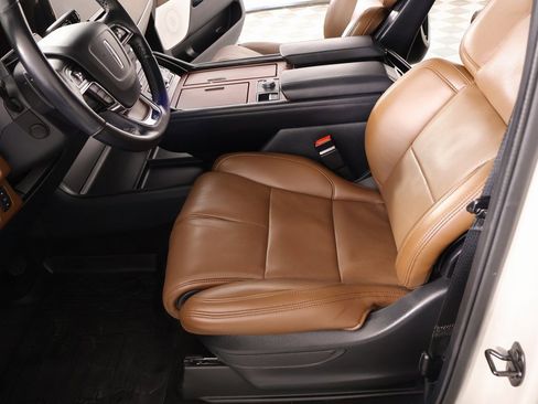 Certified 2023 Lincoln Navigator L Reserve image 12