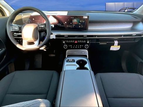 New 2026 Hyundai Ioniq 9 SE image 5