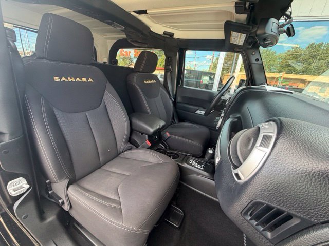 Used 2013 Jeep Wrangler Sahara w/ Connectivity Group AWD/4WD image 12