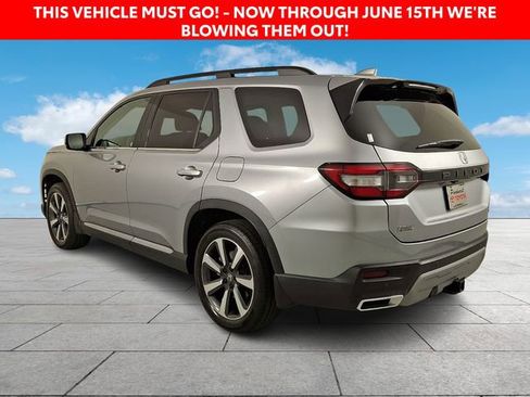 Used 2025 Honda Pilot Touring image 5