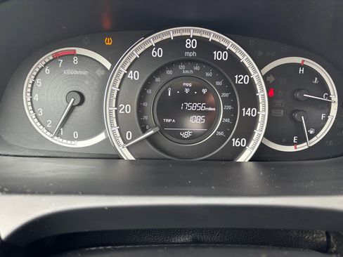 Used 2011 Subaru Outback 2.5i Limited image 31