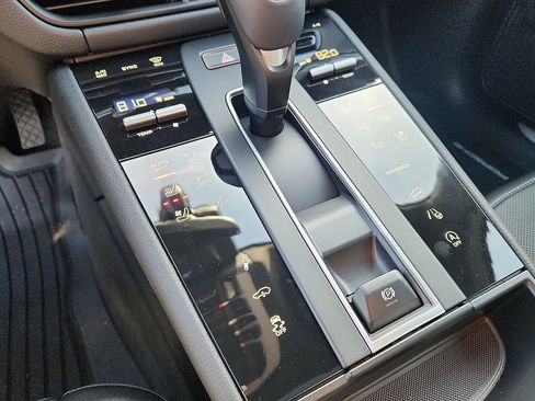 New 2026 Porsche Macan S image 14