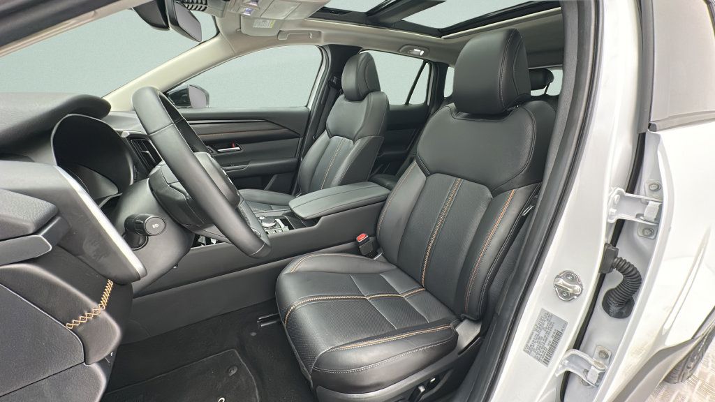 Used 2025 MAZDA CX-50 AWD 2.5 Hybrid w/ Premium Pkg image 14