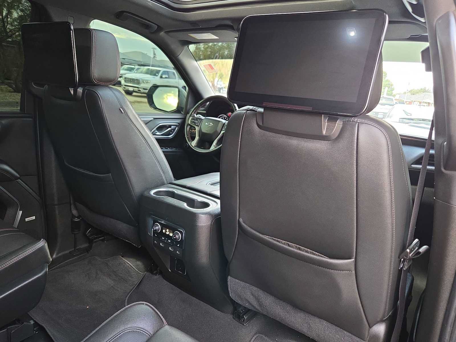 Used 2021 Chevrolet Tahoe RST w/ Luxury Package AWD/4WD image 16