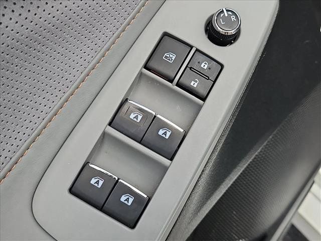 Used 2019 Toyota Avalon XSE FWD image 11