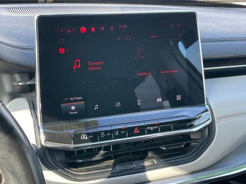 Used 2022 Jeep Compass Limited image 18