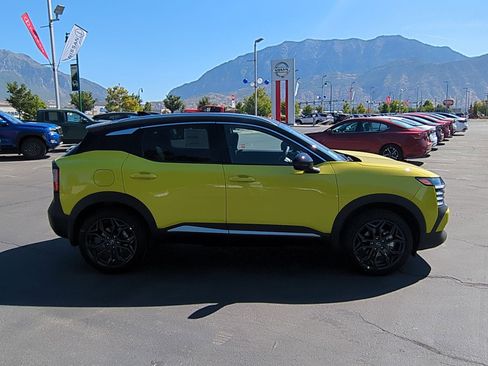 New 2025 Nissan Kicks SR w/ SR Premium Package image 2